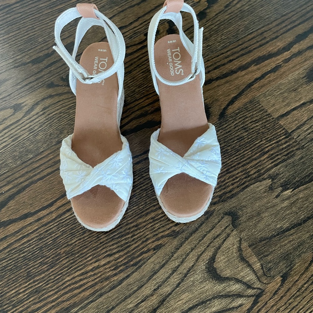 Toms Marisela wedges birch embroidered floral
